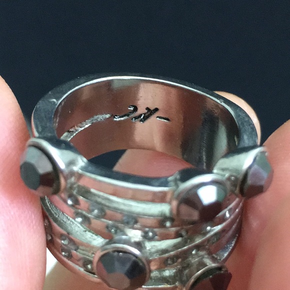 🖤Kenneth Cole ring - Picture 12 of 17